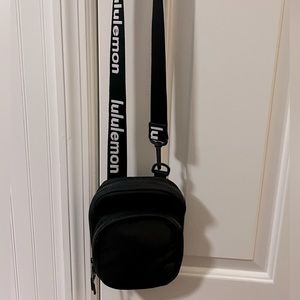 Lululemon Crossbody/waist bag